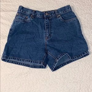 Cute Tommy Hilfiger shorts